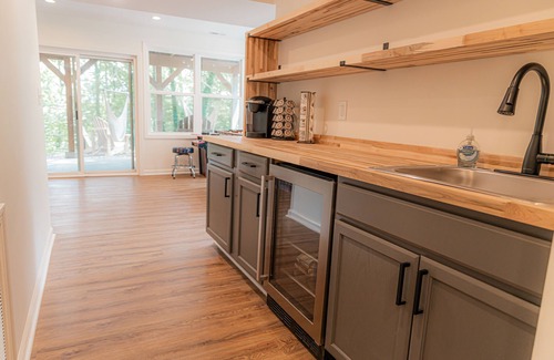 Townsend Cabaña | Private Peaceful Side Retreat with Hot Tub - Minutes from Smoky Mountain Park!