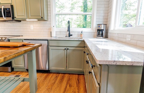 Townsend Cabaña | Private Peaceful Side Retreat with Hot Tub - Minutes from Smoky Mountain Park!