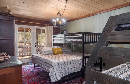 Guadalupita Cabina | Private Peak Velo Remote Mountain Retreat