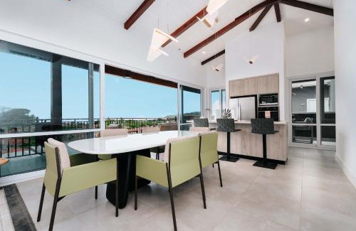 Las Escobas del Venado Apartamento | Private PentHouse H Sea Views Style & Serenity in Blue Venao