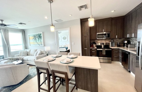 San Pedro Condominio | PRIVATE PENTHOUSE VIEWS on the TOP/5th FLOOR!! 2 Bedroom Condo at SUNSET CARIBE!