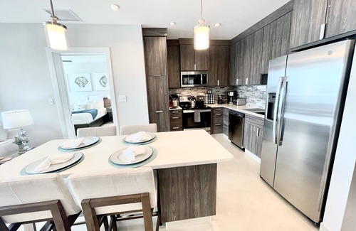 San Pedro Condominio | PRIVATE PENTHOUSE VIEWS on the TOP/5th FLOOR!! 2 Bedroom Condo at SUNSET CARIBE!