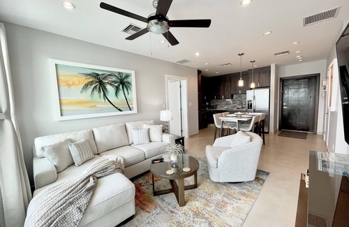 San Pedro Condominio | PRIVATE PENTHOUSE VIEWS on the TOP/5th FLOOR!! 2 Bedroom Condo at SUNSET CARIBE!