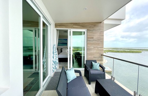 San Pedro Condominio | PRIVATE PENTHOUSE VIEWS on the TOP/5th FLOOR!! 2 Bedroom Condo at SUNSET CARIBE!
