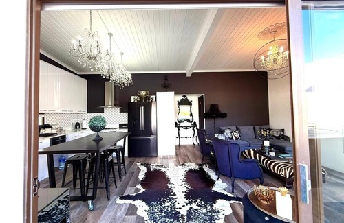 Stellenbosch Central Apartamento | Private Penthouse in the middle of bustling Stellenbosch