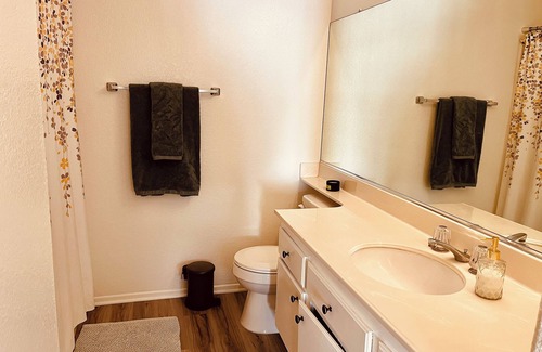 Newhall Casa | Private pet-friendly bedroom in charming Santa Clarita