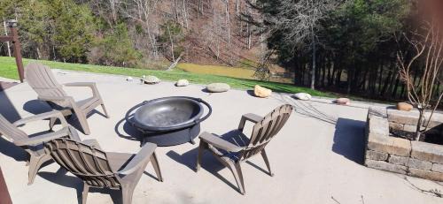 Sevierville Casa | Private Pet Friendly Home Near Exotic Deer Farm Close to Pigeon Forge, Gatlinburg TN