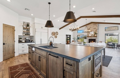 Desert View Casa | Summer Pool Days – Lowest Rates of Year