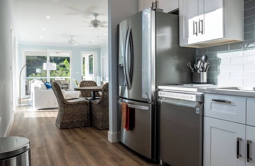 Estate Frenchman Bay Villa | Walk to the Beach - POOL - Pickleball Court!