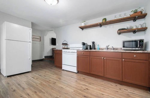 Michigan City Apartamento | Private & Plush Retreat Great Location!