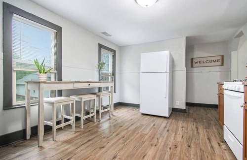 Michigan City Apartamento | Private & Plush Retreat Great Location!