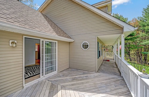 Stroudsburg Casa | Private Poconos Home w/Pool and 12 Person Hot tub Brand New