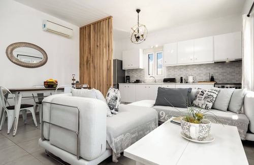 Paros Villa | piscina privada 2. 5 x 4 m, vacaciones y descanso, ideal para familias, cerca de la playa
