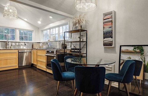 East Cesar Chavez Casa | Private Pool & Fire Pit, Downtown Holly District