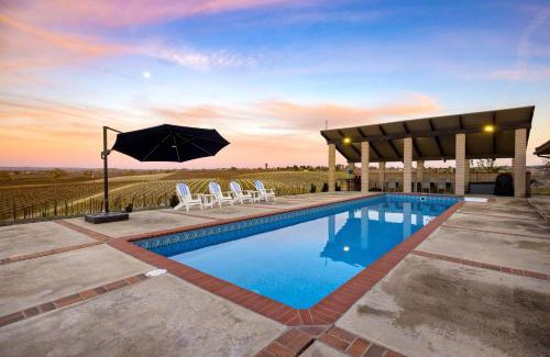 Paso Robles Casa | Private Pool Firepit Wine Room Near Top Paso Wineries Devi Ranch