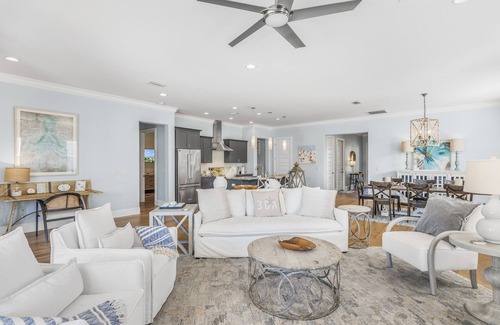 Gulfview Heights Casa | Private pool, golf cart, walk to the beach and dining