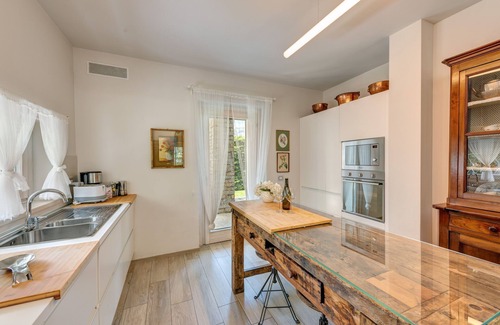 Colico Villa | Piscina privada, jardín de 2000 m2, paseo a la playa y al centro
