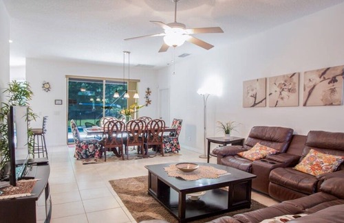 Crystal Cove Villa | Private Pool, Gated Area Near Disney and Lake Toho