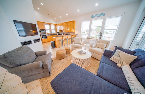 East End Casa | 30% OFF Summer! Private Pool, Hot Tub & Elevator, Pet Friendly, Gulf View!