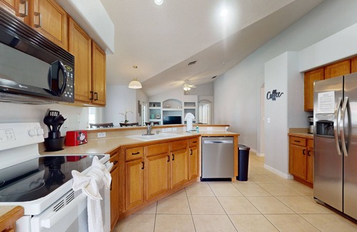 Orange Tree Casa | Private pool home with attached spa, screened lanai, & on-site tennis/pickleball