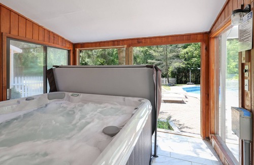 Cresco Casa | Private Pool + Hot Tub - Cozy Poconos Retreat