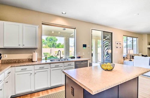 Gateway Ranch Casa | ¡NUEVO! Chic Gilbert Home -9 millas al distrito patrimonial!