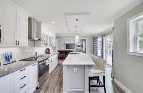 Albrightsville Casa | Private Pool, Hot Tub, Game Rm, Fire Pit, & Luxury 5 bedrms in gated community!