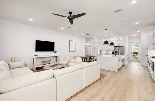 Gulfview Heights Casa | Private Pool, LSV, BRAND NEW! 4 Kings, Sleeps 20+! Walk to Beach in Blue