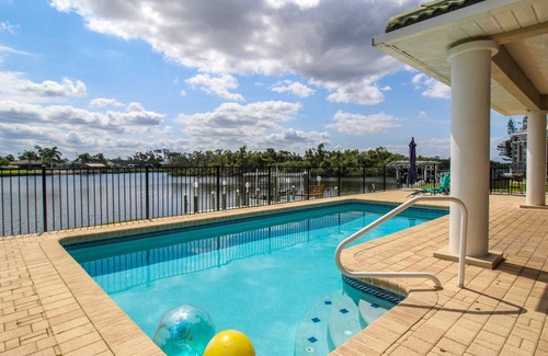 Port Charlotte Casa | Private Pool, Lake front, Port Charlotte, Lake View Retreat