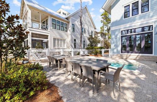 Watercolor Casa | Private Pool, Lake Views, Great Outdoor Space - Lake District Home in Watercolor, FL home