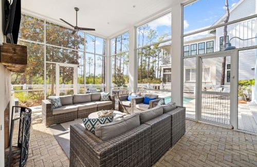 Watercolor Casa | Private Pool, Lake Views, Great Outdoor Space - Lake District Home in Watercolor, FL home