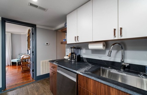 Downtown Charleston Apartamento | Private Pool Oasis 4 Bedroom Suite
