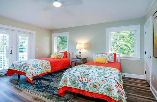 Beachview Country Club Estates Casa | Private Pool, Sanibel Island, Sun Villa