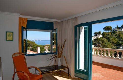 Pals Villa | piscina privada, vistas al mar, a tan sólo 700 m. desde la playa.
