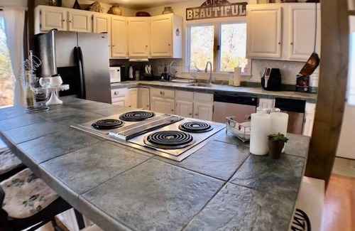 South Yarmouth Casa | Private Pool, Tennis/Basketball Court, And Room For The Whole Family