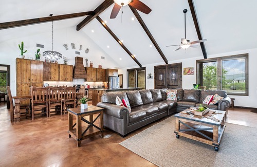 Sabinal Casa | Private pool, volleyball, basketball, outdoor fireplace & less than 5-minute drive to THE Frio River