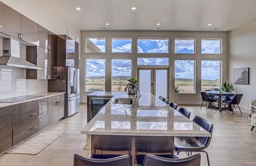 Kanab Casa | Private pool w/ slide, hot tub, and firepit! Near National Parks!