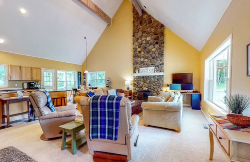 Dallas Casa | Private property - Main & Guest Home - Creek Views