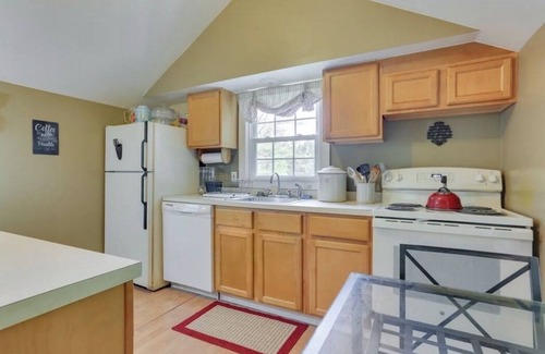 Milanville Otro | Private, Quaint 1870 Farmhouse