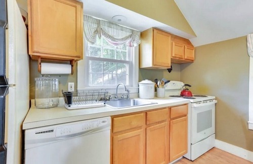 Milanville Otro | Private, Quaint 1870 Farmhouse