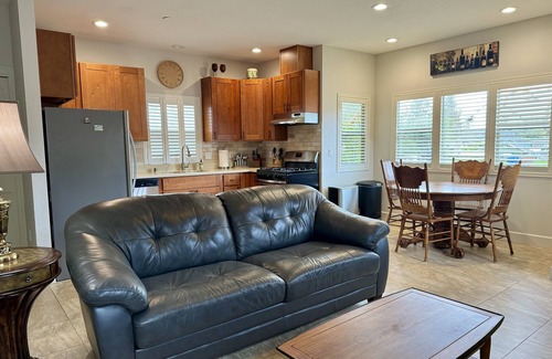 Napa Apartamento | Napa - Privado / tranquilo, <1 milla a pie del centro