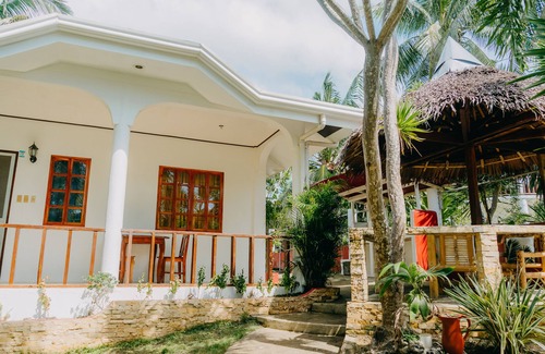 Basdiot Casa | Private quite bungalow-5 min walk to ocean & restaurants