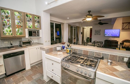 Colonia Independencia Casa | Private Resort with Amazing Pool and Gardens