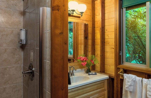 Volcano Cama Y Desayuno | Private Rainforest Retreat in Volcano Village