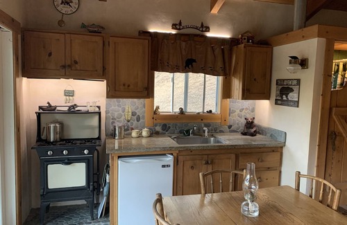 Covelo Cabina | Private-Remote-Romantic THE FISHING CABIN on the middle fork of the Eel River
