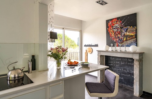 La Colle-sur-Loup Apartamento | Private resort style living with spectacular views near Saint Paul de Vence