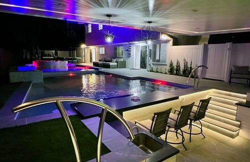 Woodland Hills Casa | Private Resort-Style Escape w/ Heated Pool & Spa!
