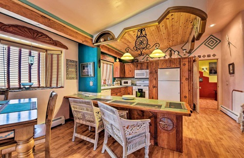 Taos Casa | ¡NUEVO! Casa en 1/2 Acre ~ 30 minutos para Taos Ski Valley!