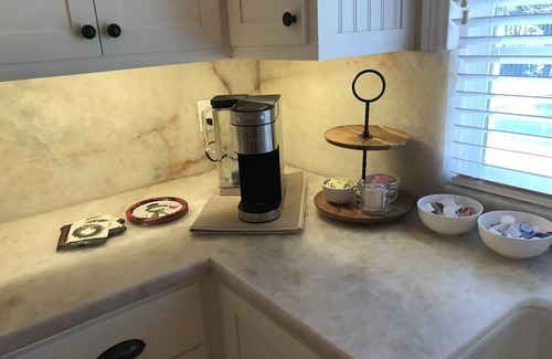 Somis Casa | Private retreat, beautifully remodeled and decorated!