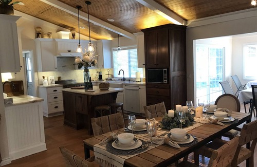 Somis Casa | Private retreat, beautifully remodeled and decorated!